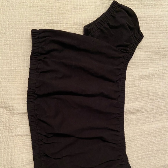 SOLD!!!! ARITZIA CROP TOP - Picture 2 of 2